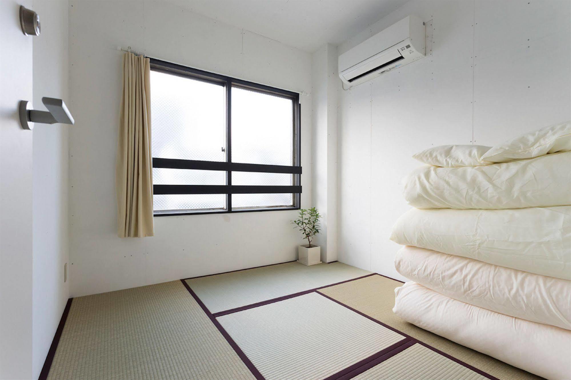Хостел Tokyo Hutte Экстерьер фото