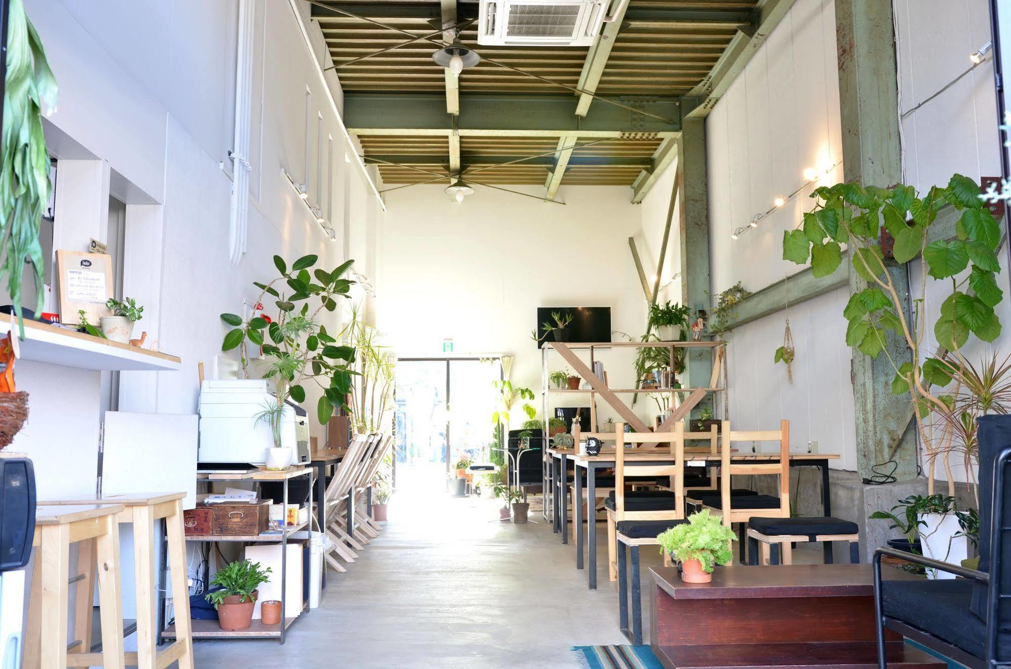 Хостел Tokyo Hutte Экстерьер фото